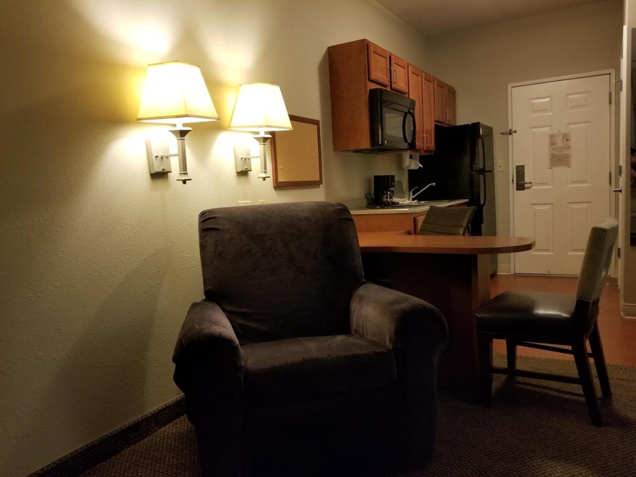First Inn Suites Germantown Extérieur photo