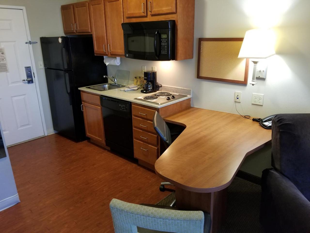 First Inn Suites Germantown Extérieur photo