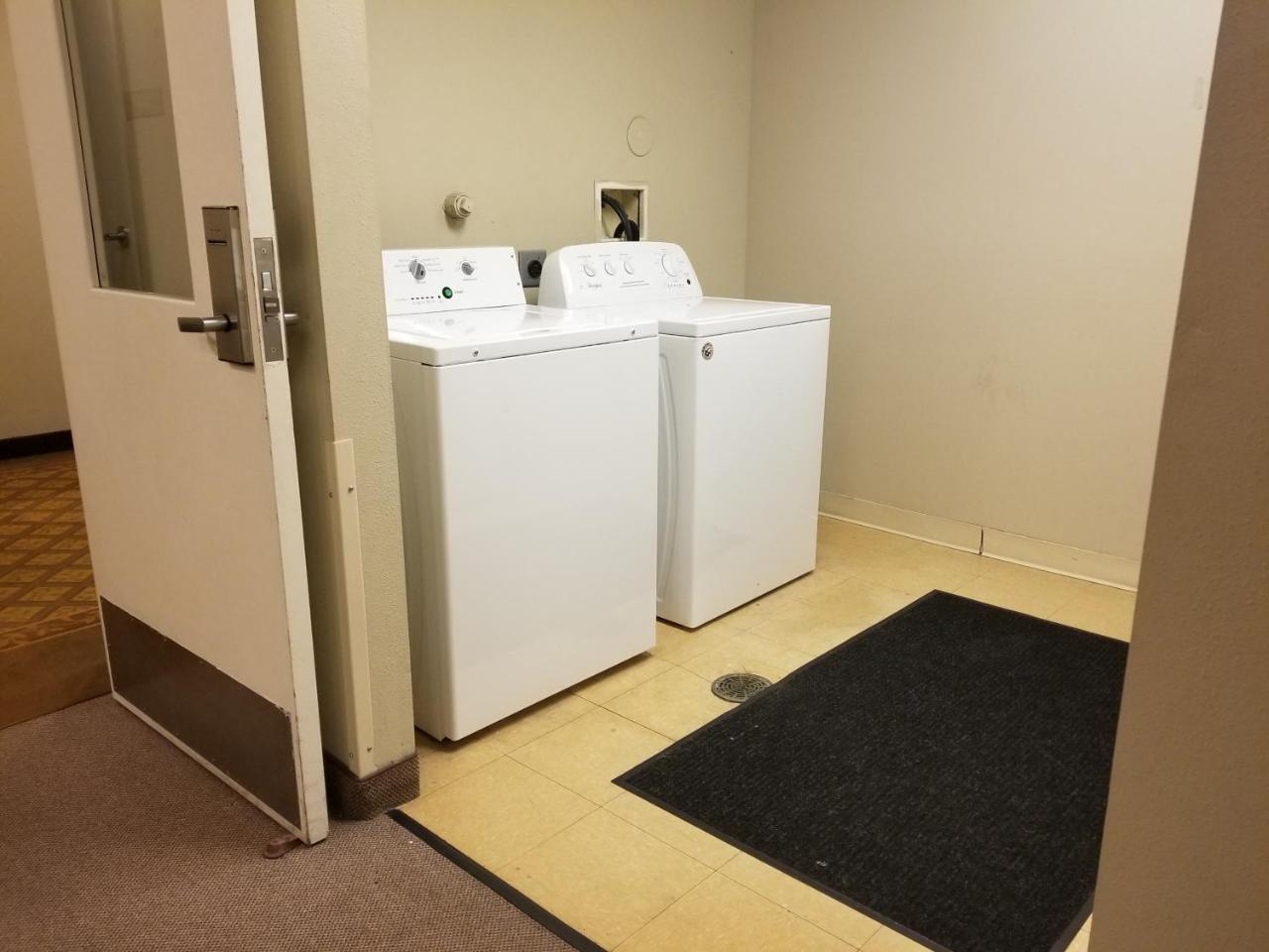 First Inn Suites Germantown Extérieur photo